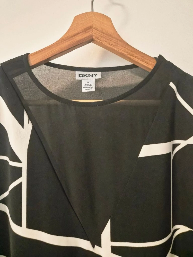 [정품/DKNY] 모던 지오메트릭 패턴 슬리브리스 민소매 블라우스 탑 (M사이즈 / 스트랩 포함) 이미지
