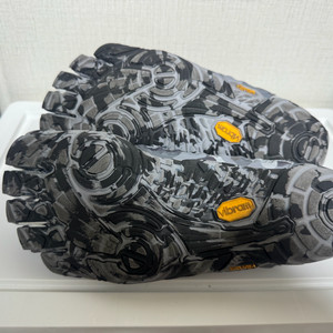 비브람 파이브핑거스 V-TRAIN 2.0 남성 카모 패턴 제품이에요사이즈는 42 (270mm)입니다 이미지