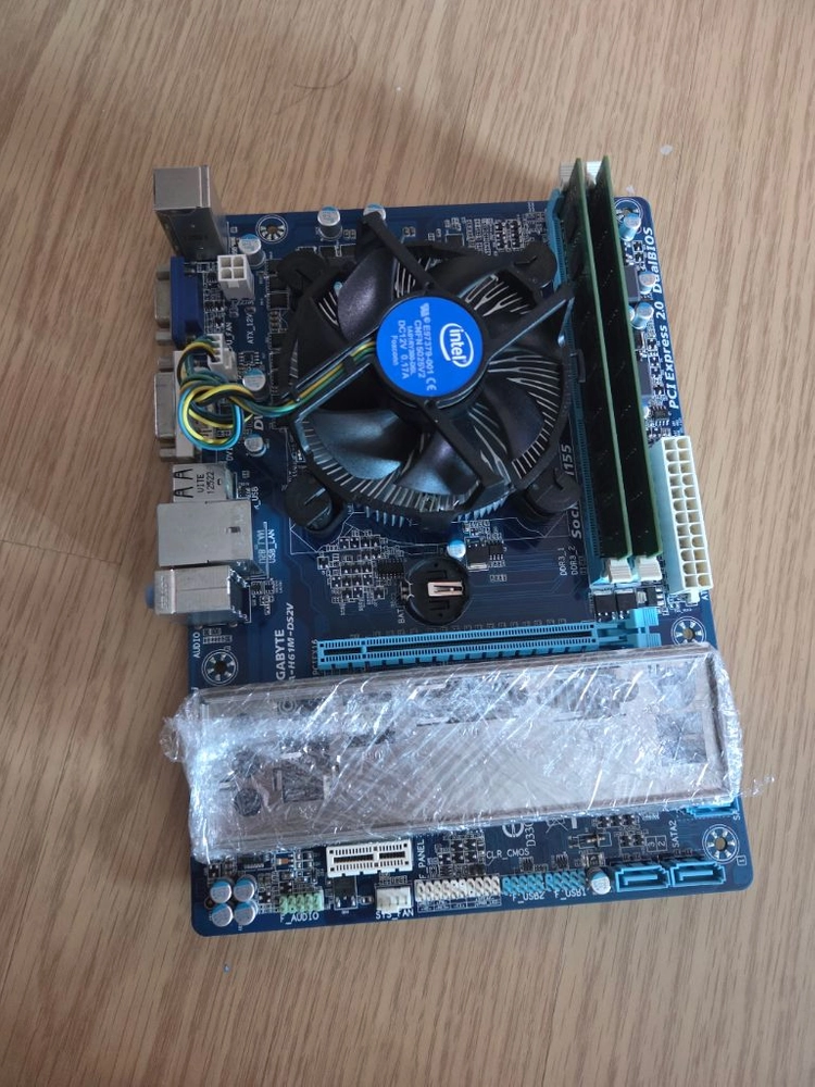 기가바이트 H61M-DS2V 메인보드 +i3-2120 CPU + RAM 이미지