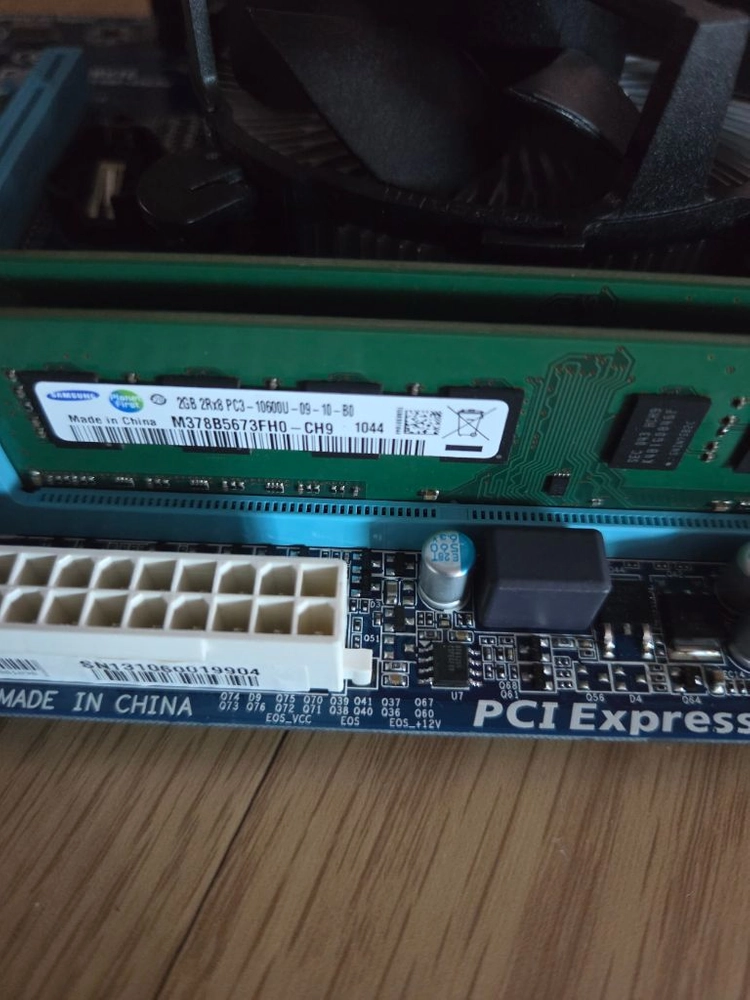 기가바이트 H61M-DS2V 메인보드 +i3-2120 CPU + RAM 이미지