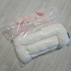 새상품)모던하우스 펫본 뽀글이래빗 베개방석 아이보리 이미지