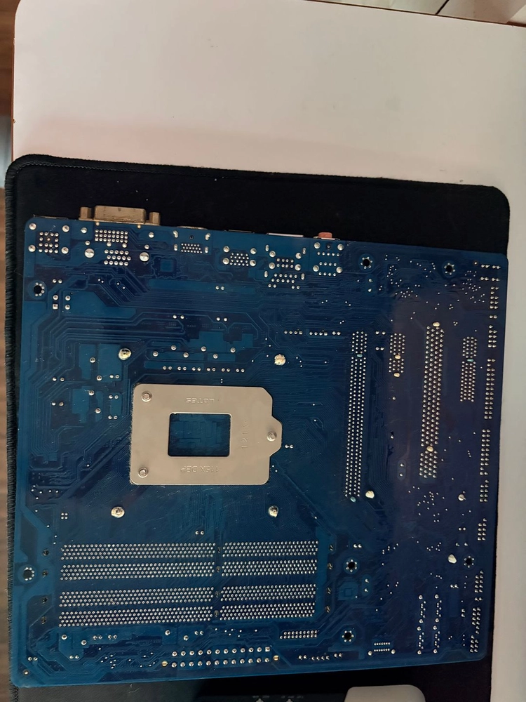 기가바이트 H77M-D3H 메인보드 인텔 CPU 및 정품 쿨러 포함된 상태 그대로 드립니다. 이미지