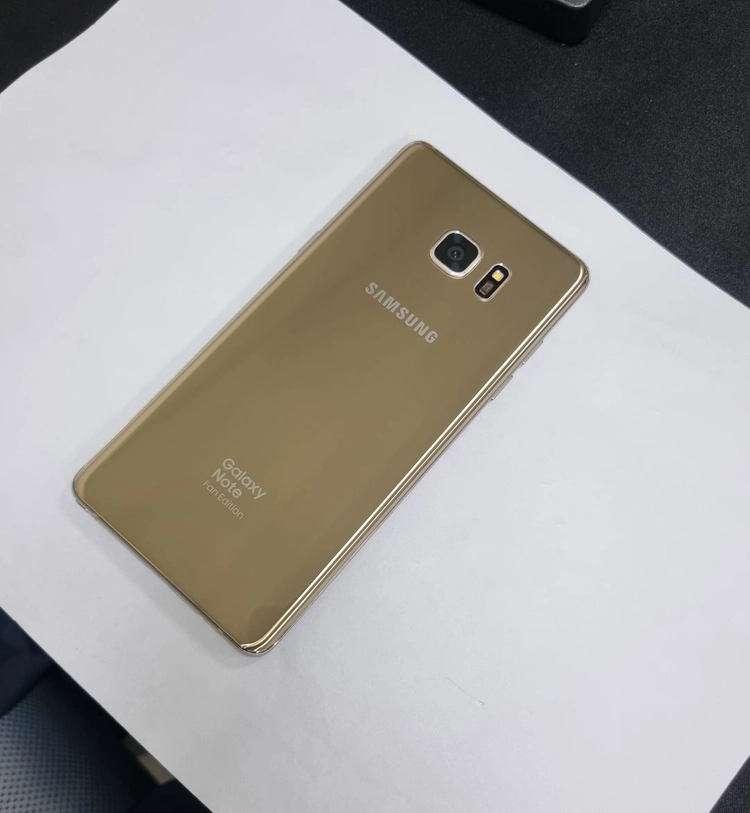 .갤럭시노트FE 64GB 골드 SK 무잔상 기능정상 216449 - 안심되는 중고거래