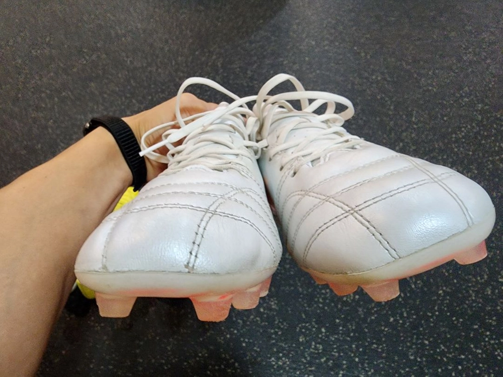 아슬레타 미즈노 아식스 축구화 이미지