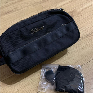 타이틀리스트 골프 파우치 블랙 이미지