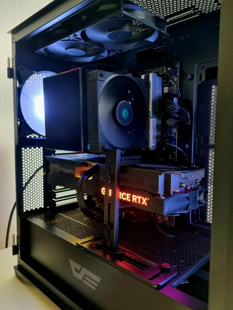 9800X3D 4070 Ti Super 최상급 게이밍 PC 이미지