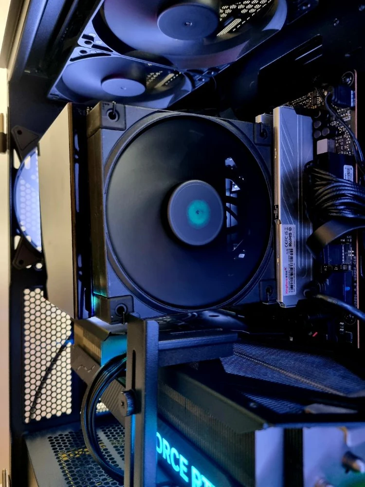 9800X3D 4070 Ti Super 최상급 게이밍 PC 이미지