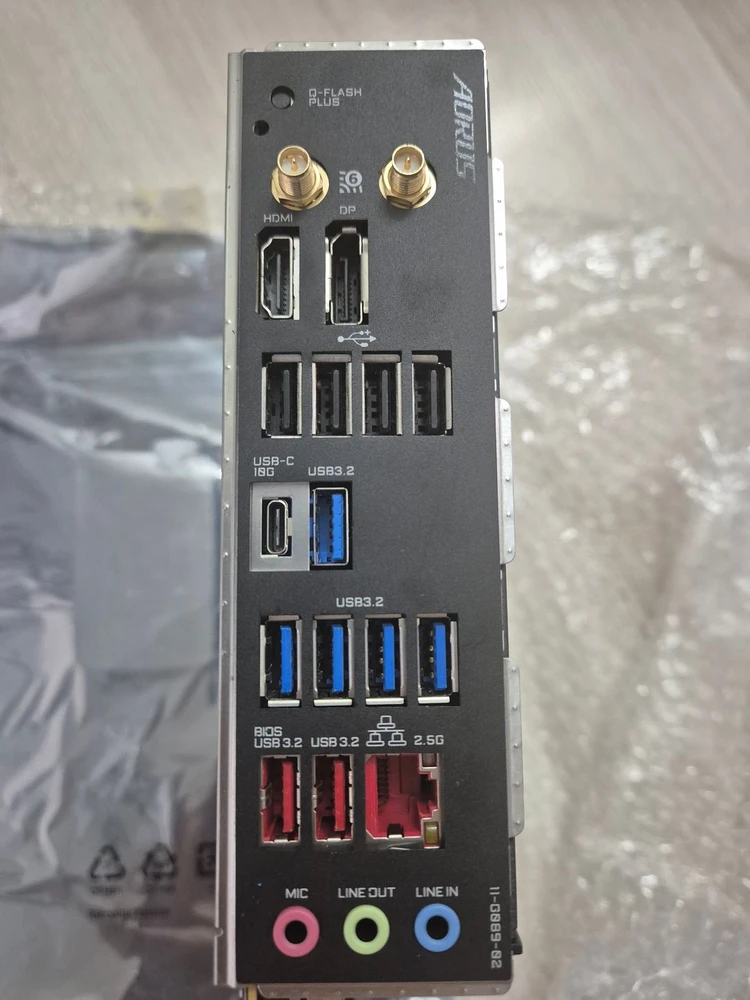 B650 어로스 엘리트 AX + RC1800 블랙 이미지