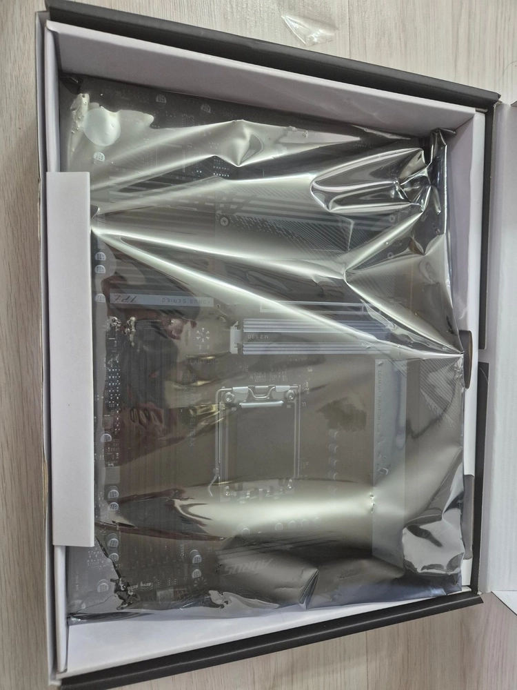 B650 어로스 엘리트 AX + RC1800 블랙 이미지