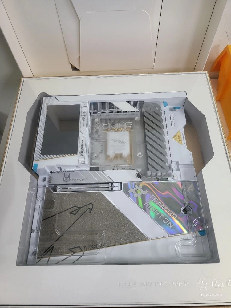 rtx4080s aorus ice/z790 set 이미지