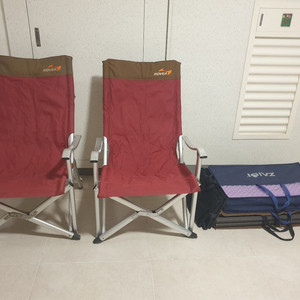 캠핑 장비 의자, 매트, 테이블, 여행 캐리어 판매합니다 이미지