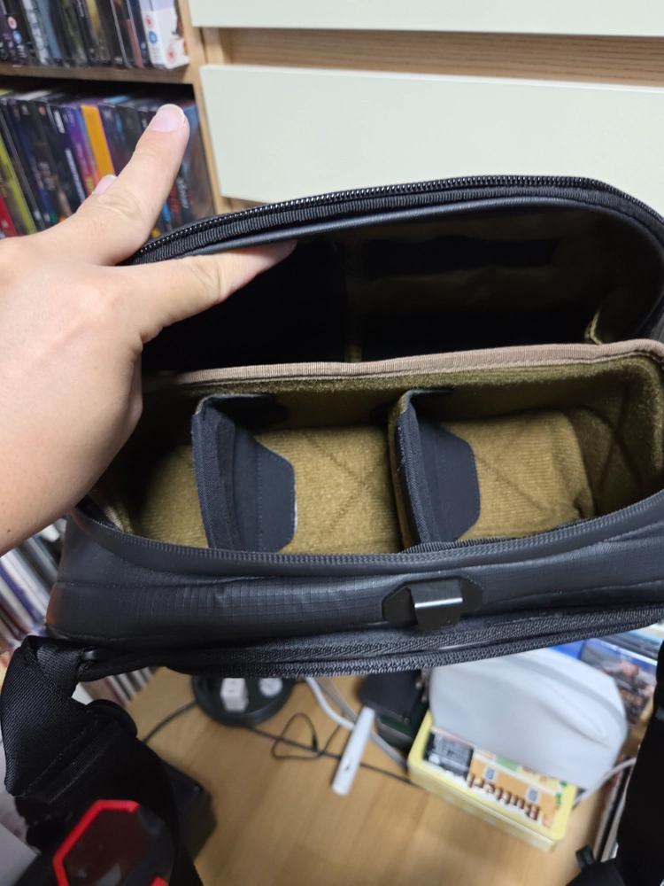 피터매키넌 노매틱 슬링백 8리터 팝니다 이미지