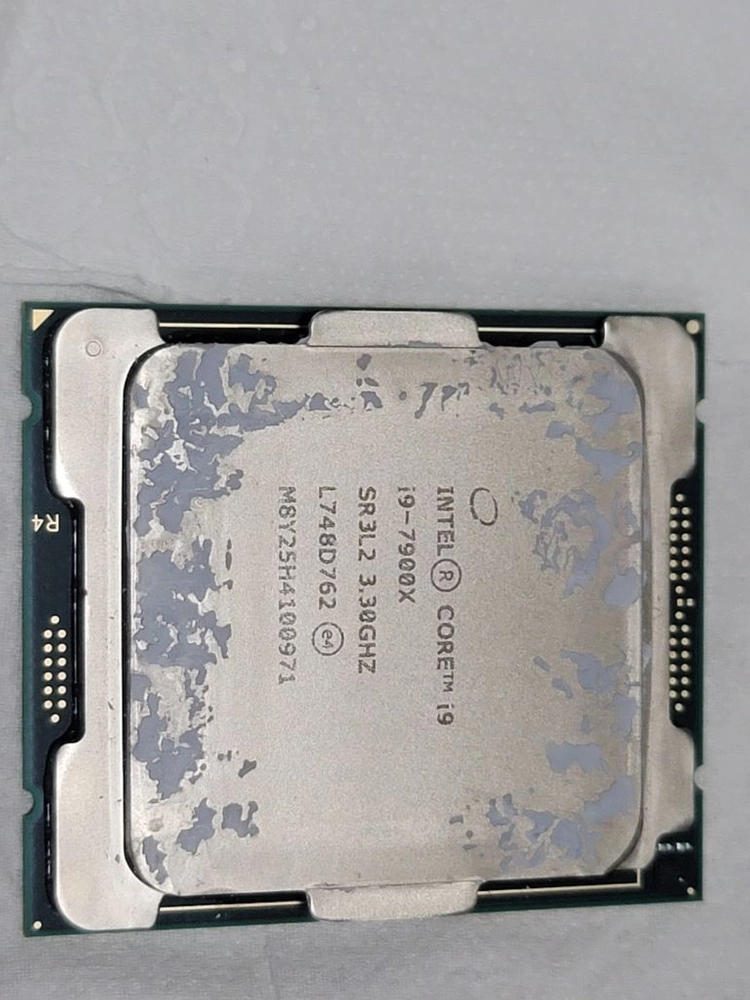 인텔 코어 i9-7900X 서버용 이미지