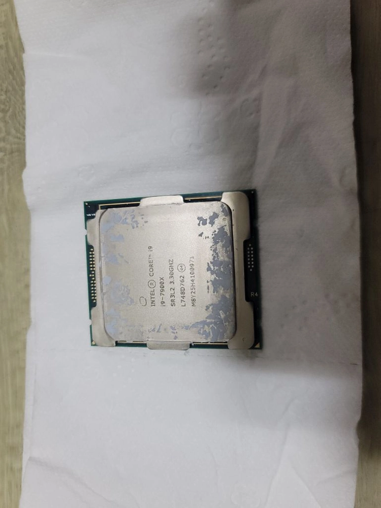 인텔 코어 i9-7900X 서버용 이미지