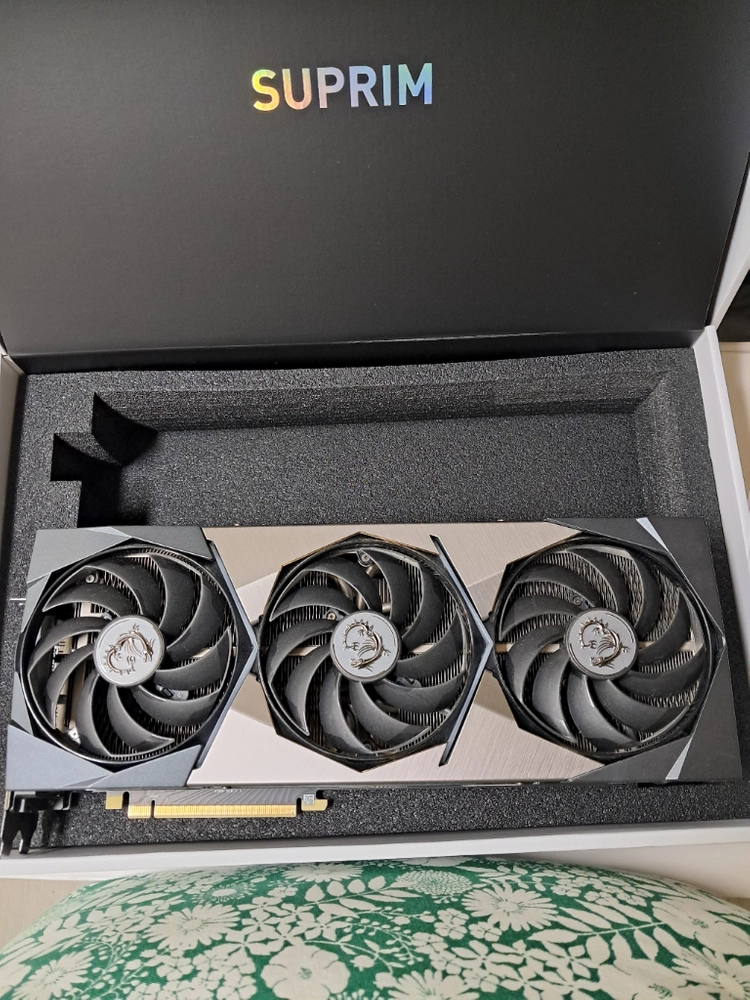 MSI RTX 3080 Ti 슈프림 X 이미지