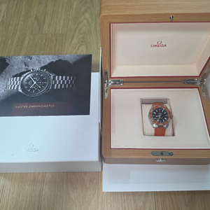 오메가 씨마스터 플래닛오션600 신형 42mm 오렌지 팝니다. 이미지
