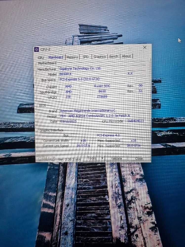 9800X3D / 4070 Ti SUPER 게이밍 PC 화이트 이미지