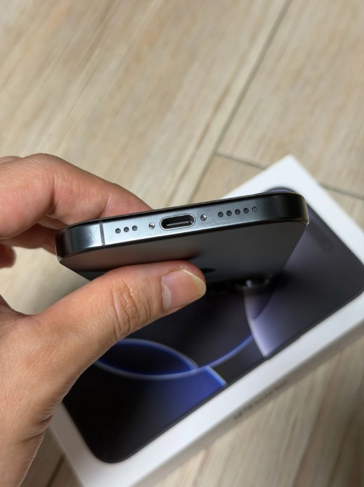 아이폰16 프로 128gb 블랙 이미지