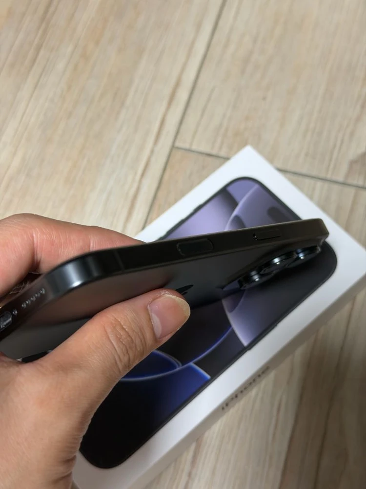 아이폰16 프로 128gb 블랙 이미지