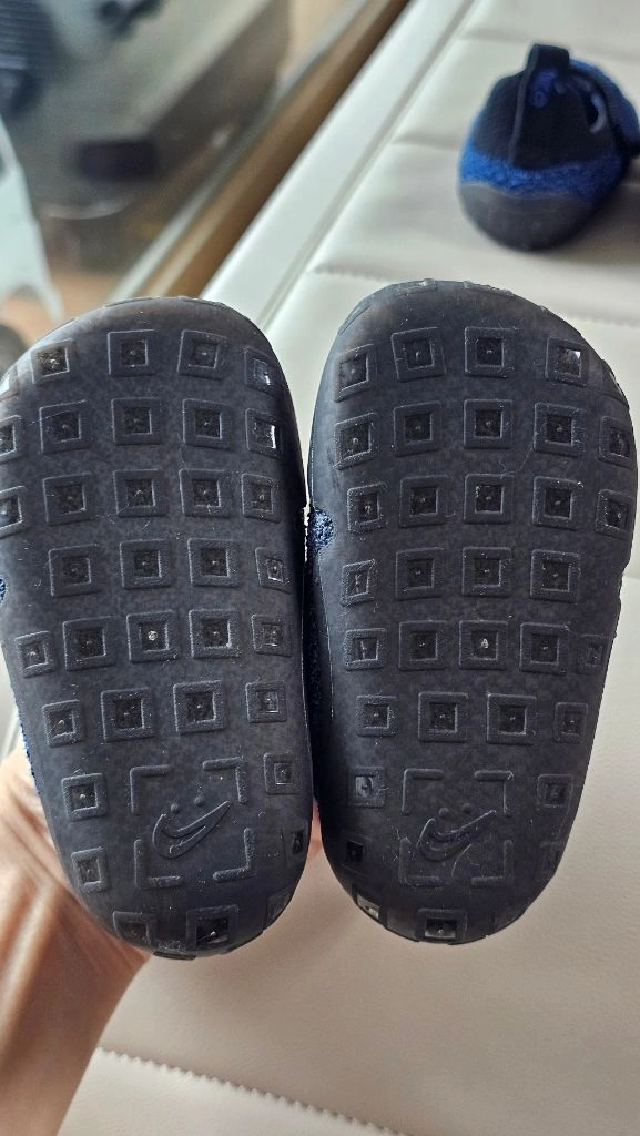 나이키 스우시 아기 신발 이미지