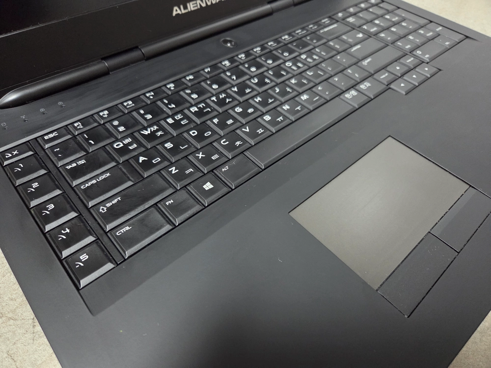 에일리언웨어 17 R2 (i7/16GB/GTX980M) - 상급 컨디션 이미지
