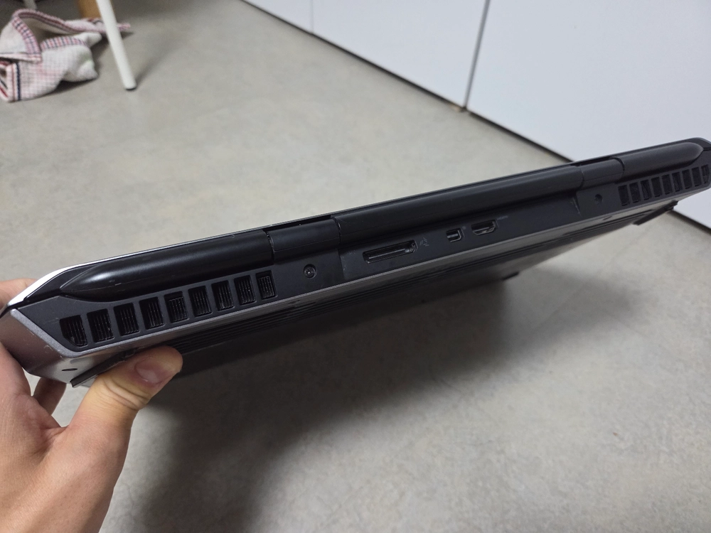 에일리언웨어 17 R2 (i7/16GB/GTX980M) - 상급 컨디션 이미지