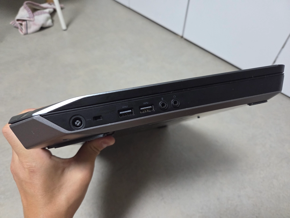 에일리언웨어 17 R2 (i7/16GB/GTX980M) - 상급 컨디션 이미지