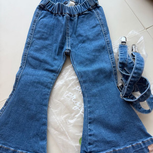 트윈 콜렉티브 멜빵청바지 이미지