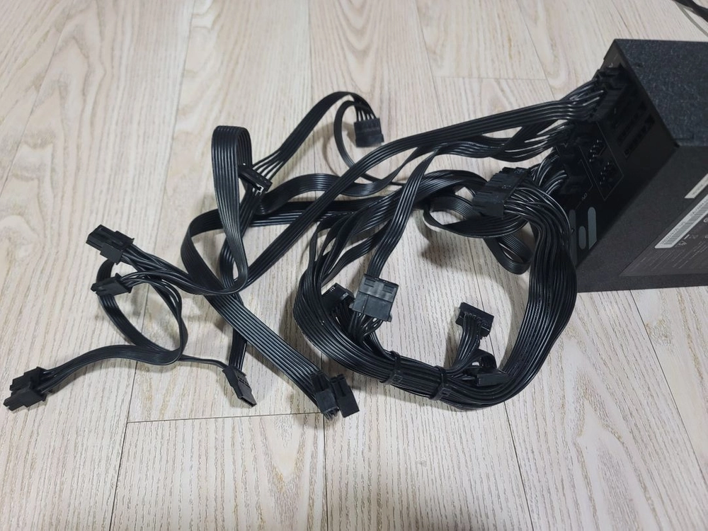 FSP Hydro G PRO 850W 파워 서플라이 이미지