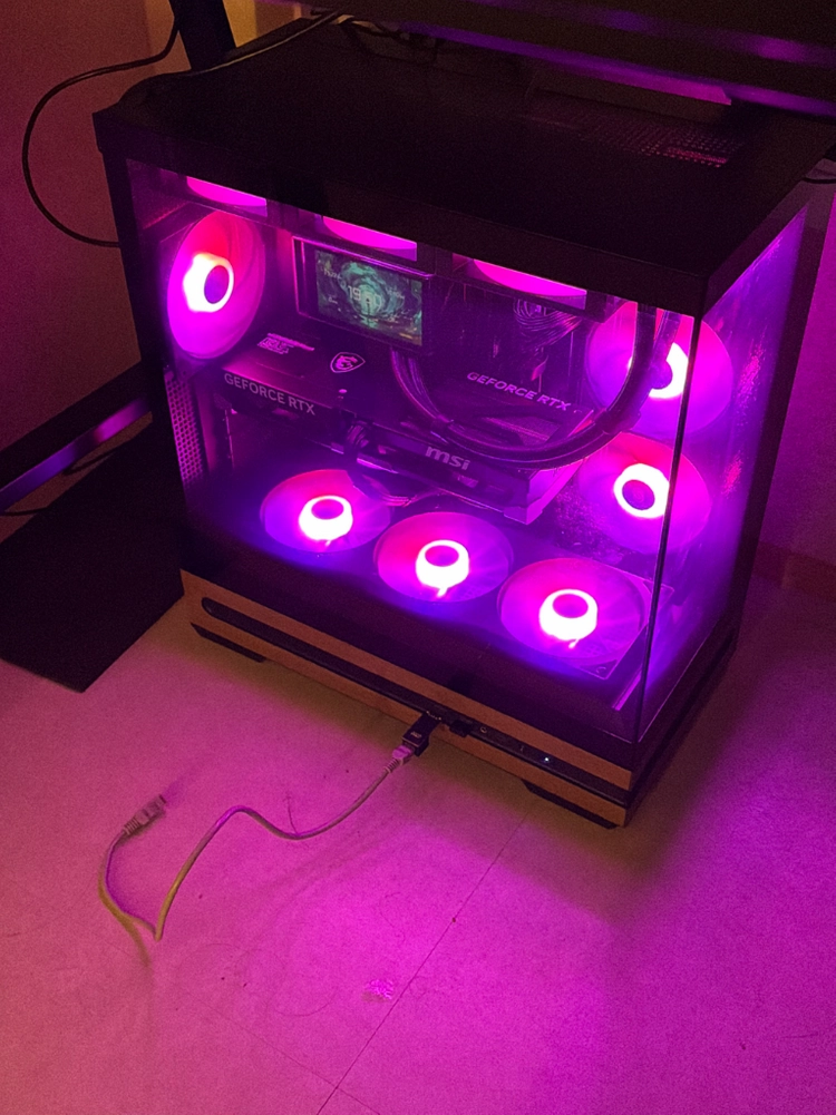 9800x3d 5070ti 본체 이미지