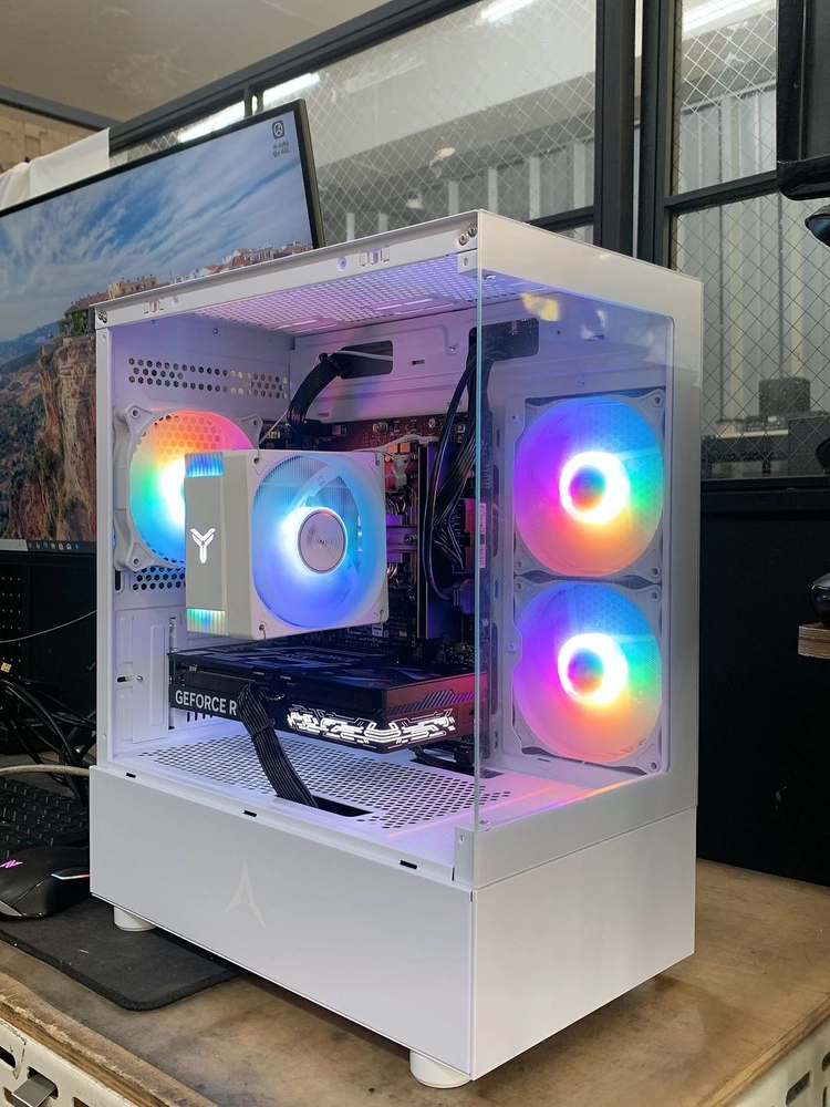 가성비 게이밍본체 RTX5050 8GB 인기사양! 라이젠 인텔 게이밍 컴퓨터 데스크탑 - 안심되는 중고거래