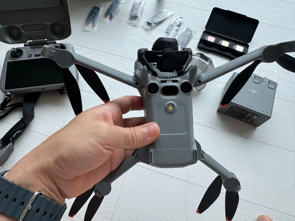 DJI Mini 5 Pro 플라이 모어 콤보 플러스 드론 + RC 2 세트(보험 28.02.12) 이미지