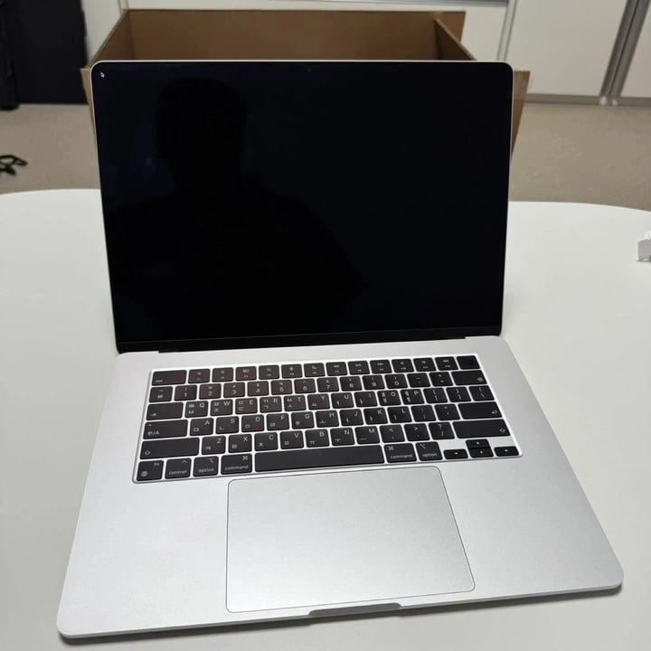 맥북 에어 15인치 M3 실버 16GB·256GB 판매합니다 이미지