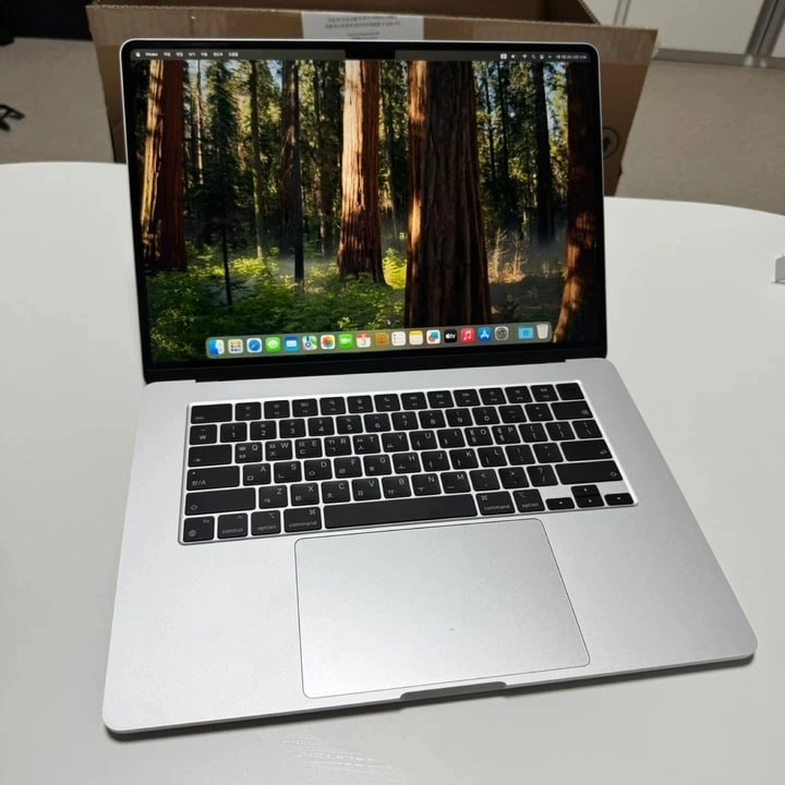 맥북 에어 15인치 M3 실버 16GB·256GB 판매합니다 이미지