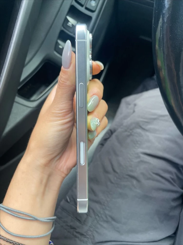아이폰 16pro 256GB 액정/뒷유리 교체 완료 이미지