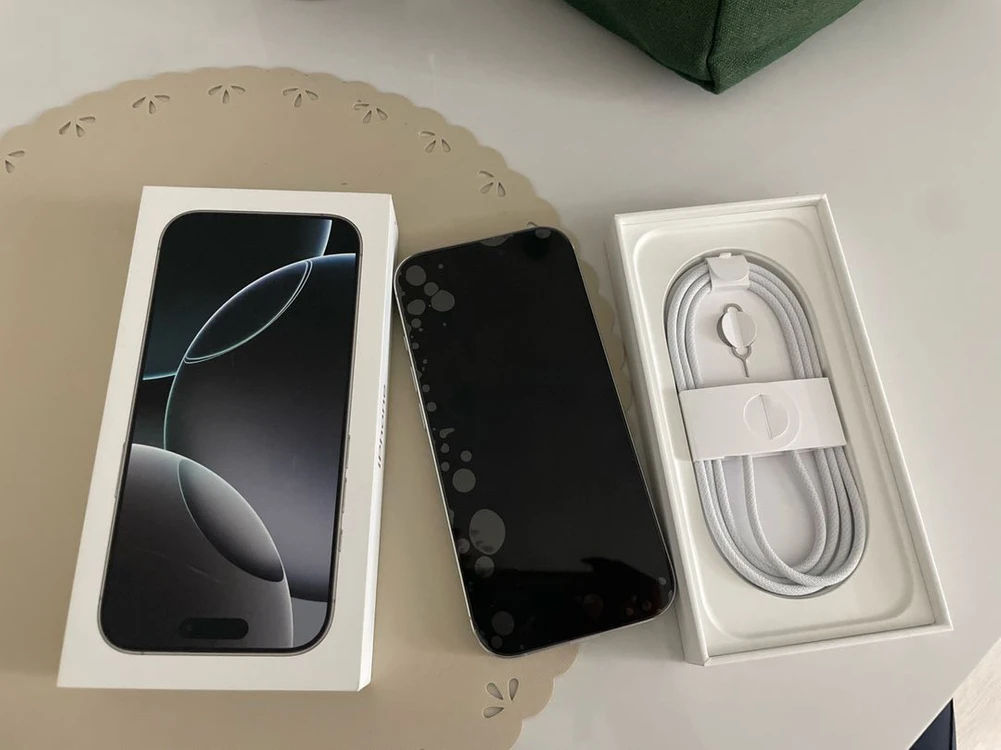 아이폰 16pro 256GB 액정/뒷유리 교체 완료 이미지