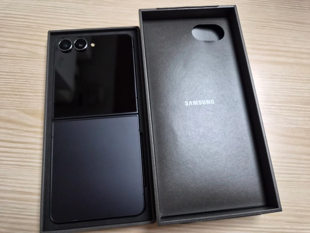 U+ 갤럭시 Z 플립7 제트블랙 512GB - 안심되는 중고거래