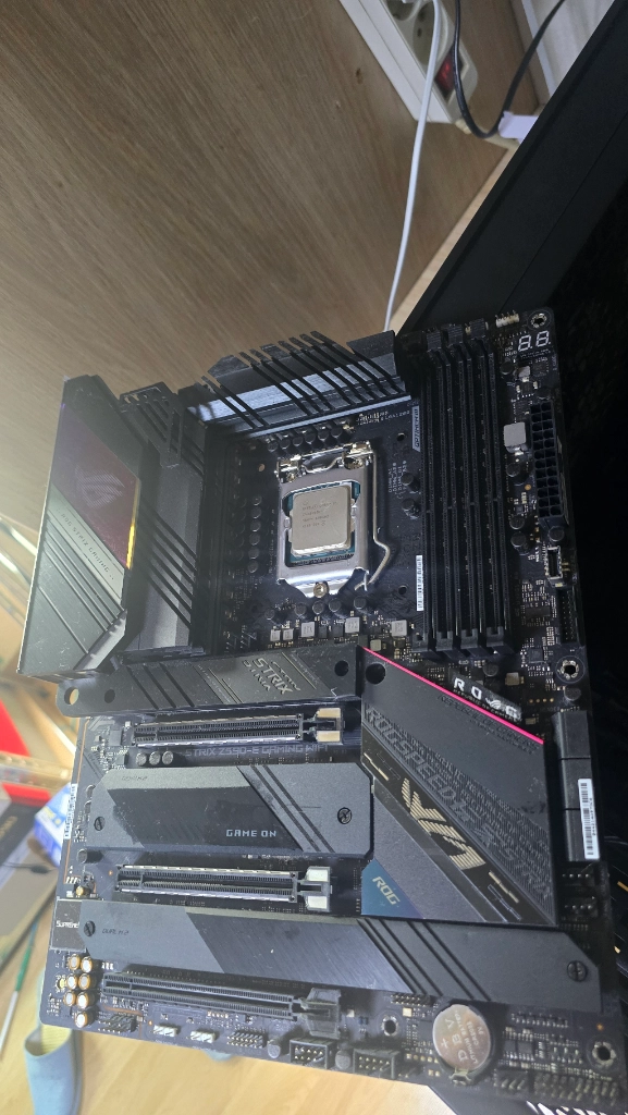 인텔 i7-10700KF + ASUS ROG STRIX Z590-E GAMING WIFI 세트 이미지