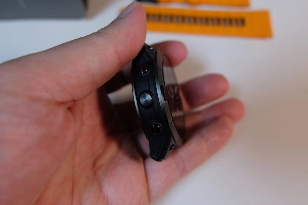 가민 에픽스 GEN2 프로 51mm 사파이어 티타늄 이미지