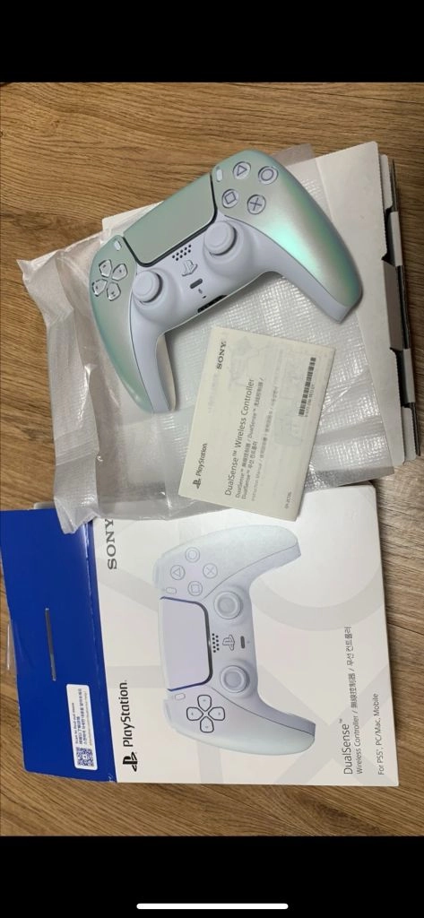 소니 플스5 PS5 듀얼센스 크로마펄 팝니다. 이미지