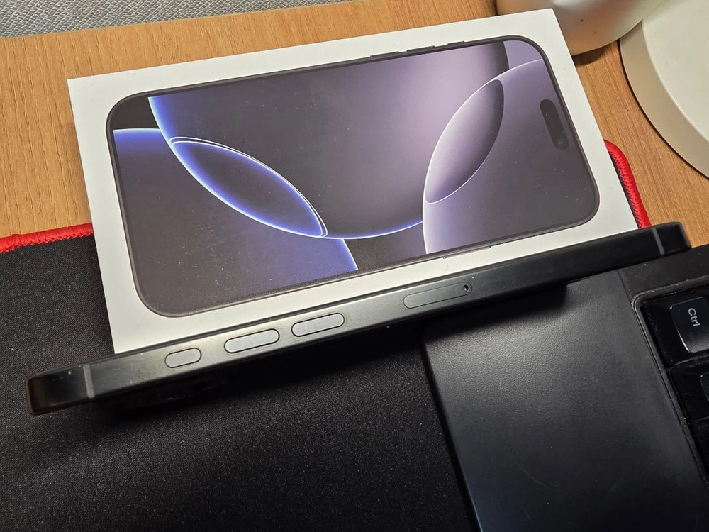 애케플 아이폰16프로맥스 256GB 블랙티타늄 이미지
