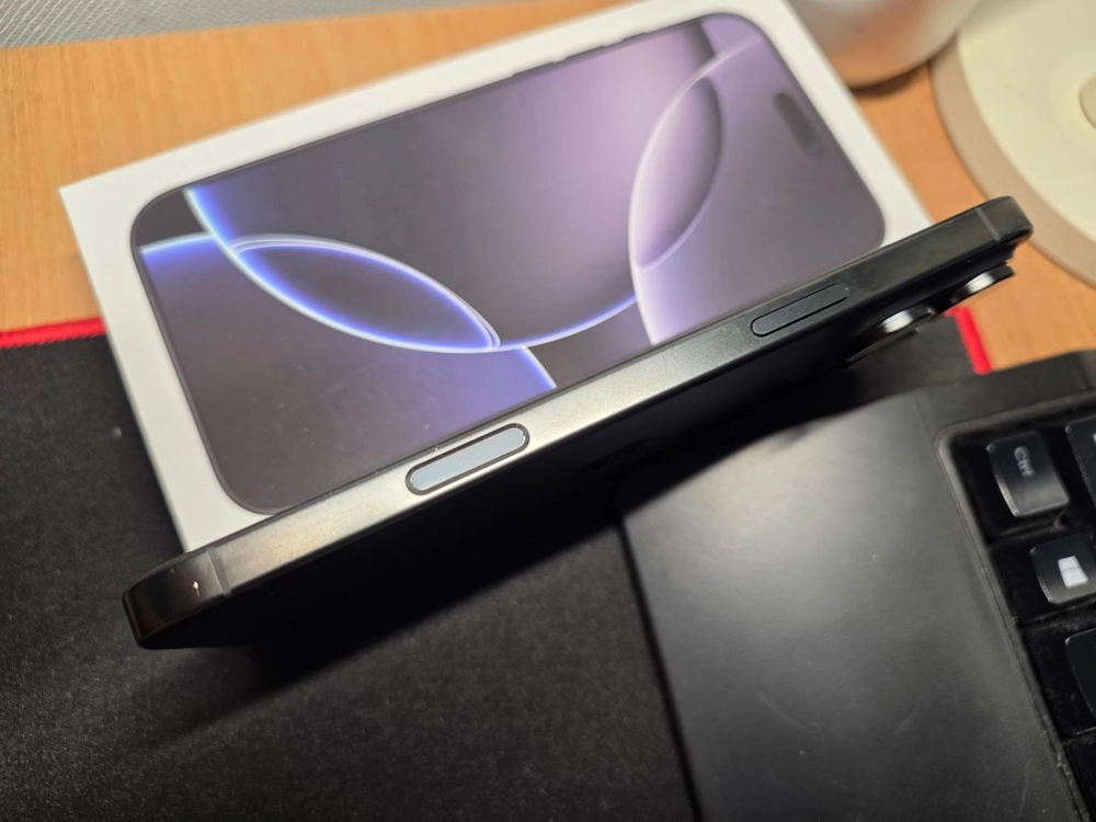 애케플 아이폰16프로맥스 256GB 블랙티타늄 이미지