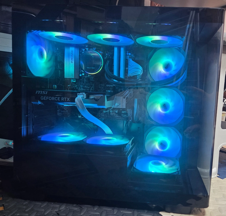 9600x 32g 5060 데스크탑 고사양 게이밍 피씨 pc 이미지