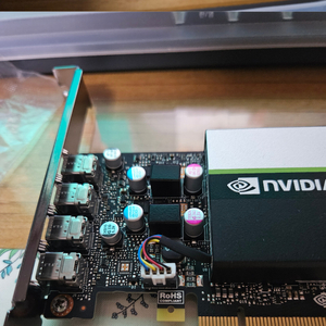 그래픽카드 NVIDIA(엔비디아) Quadro(쿼드로)T600 팝니다 이미지