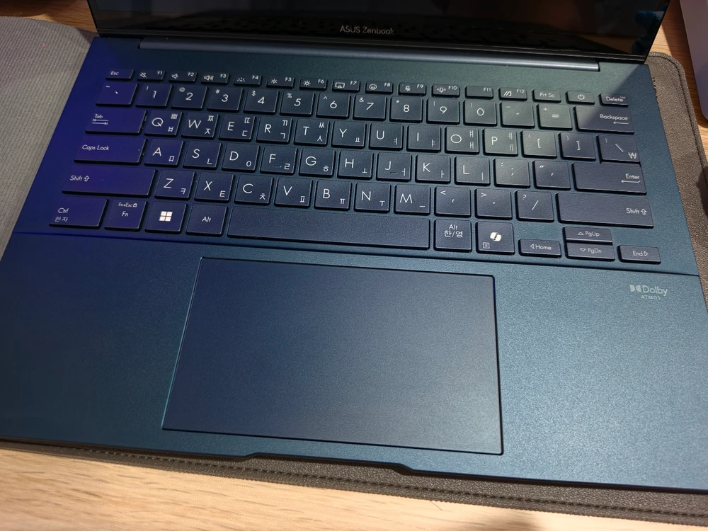 ASUS 젠북 14인치 인텔 코어 울트라9 32GB RAM 1TB SSD 이미지