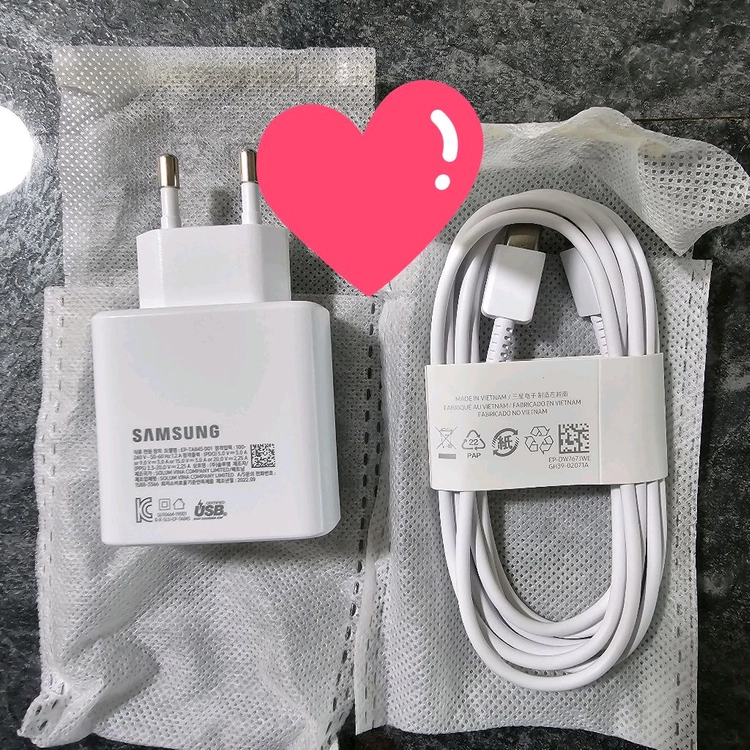 새상품)삼성정품 45W C타입 초고속충전기와CtoC케이블세트 핸드폰충전기 이미지