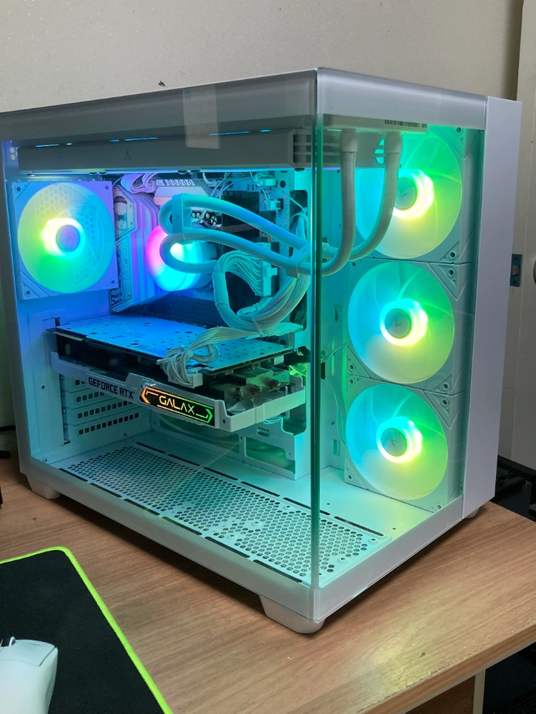 인텔 i5-14400F / RTX2070 Super 화이트 컴퓨터 급처 이미지