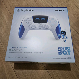 PS5 아스트로봇 듀얼센스 미개봉 이미지