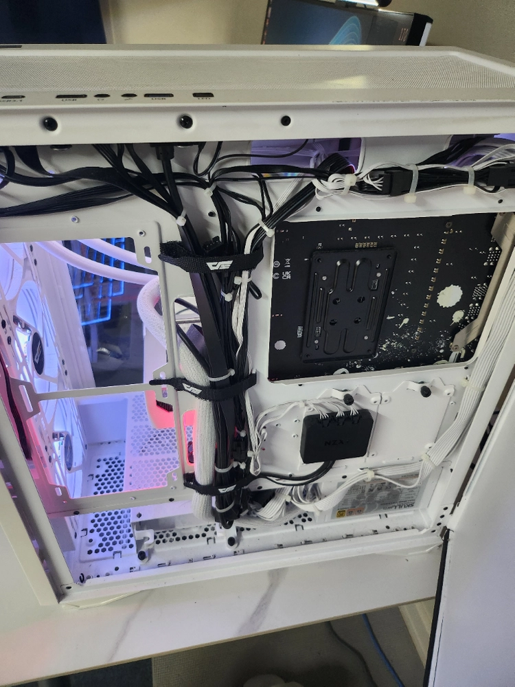 9600x 4070ti super 조립pc 이미지