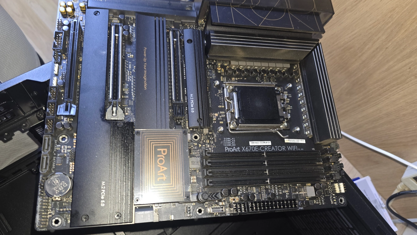 메인보드 ASUS ProArt X670E-CREATOR WIFI 이미지